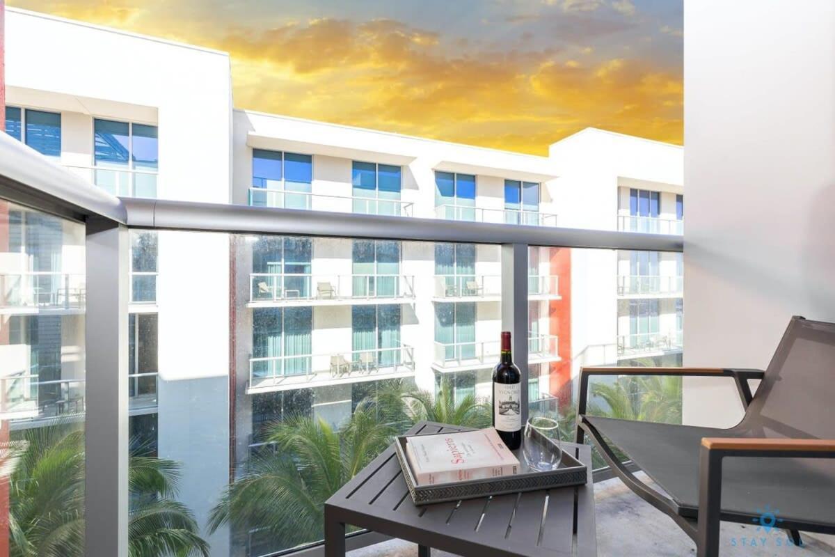 Tropical Oasis - Rooftop Pool- Near Beach - Gym Hollywood Exterior photo